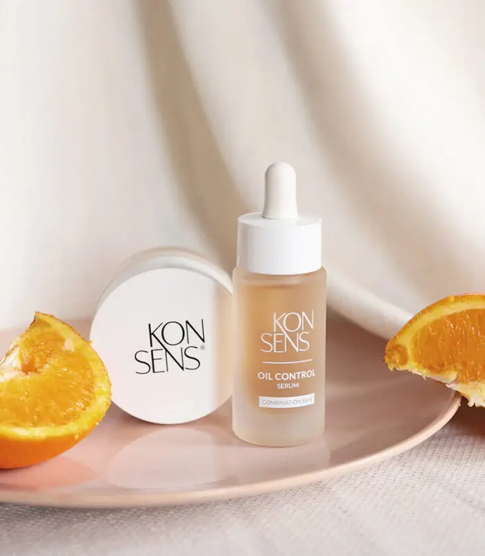 KONSENS Oil Control Serum – Leichtes Serum für fettige Haut, das Poren verfeinert und Unreinheiten reduziert.