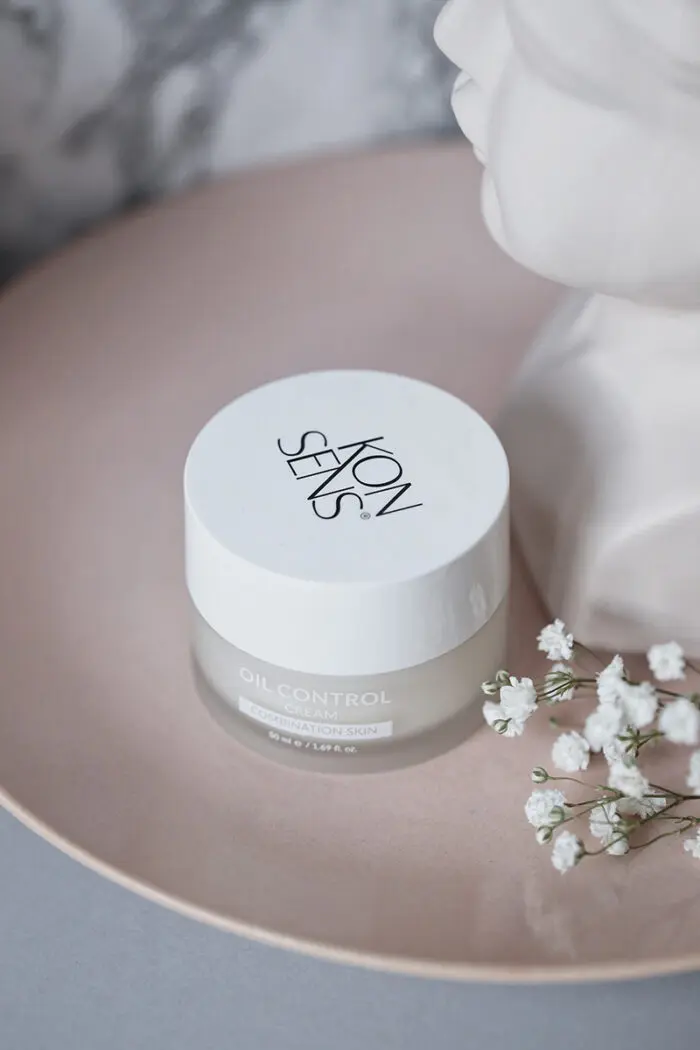 KONSENS Oil Control Cream – Mattierende Hautpflege für fettige und unreine Haut.
