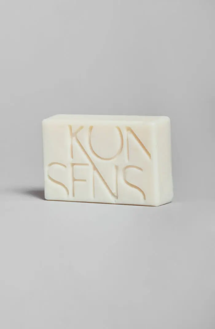 KONSENS MOISTURIZING NATURAL SOAP – Handgemachte Seife mit intensiver Feuchtigkeitspflege.