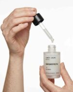 Swissestetic Skin Calm Serum Detailaufnahme mit Pipette
